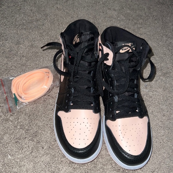 Jordan Shoes - Jordan 1 Retro High Black Crimson Tint